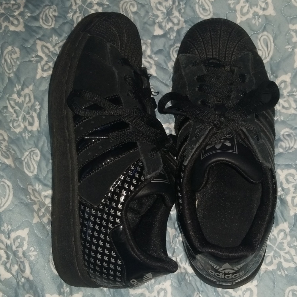6.5 Adidas shell toe